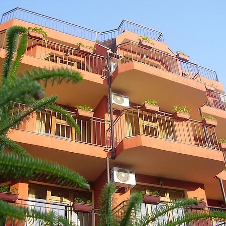 Terra Guest House Ravda Extérieur photo