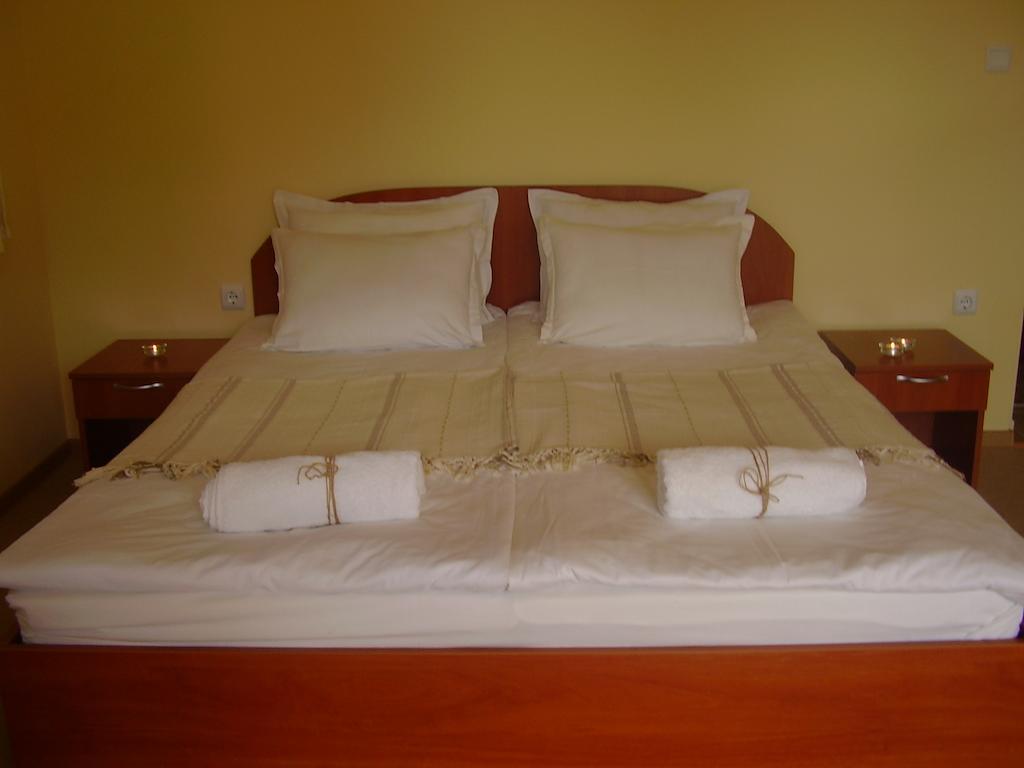 Terra Guest House Ravda Chambre photo